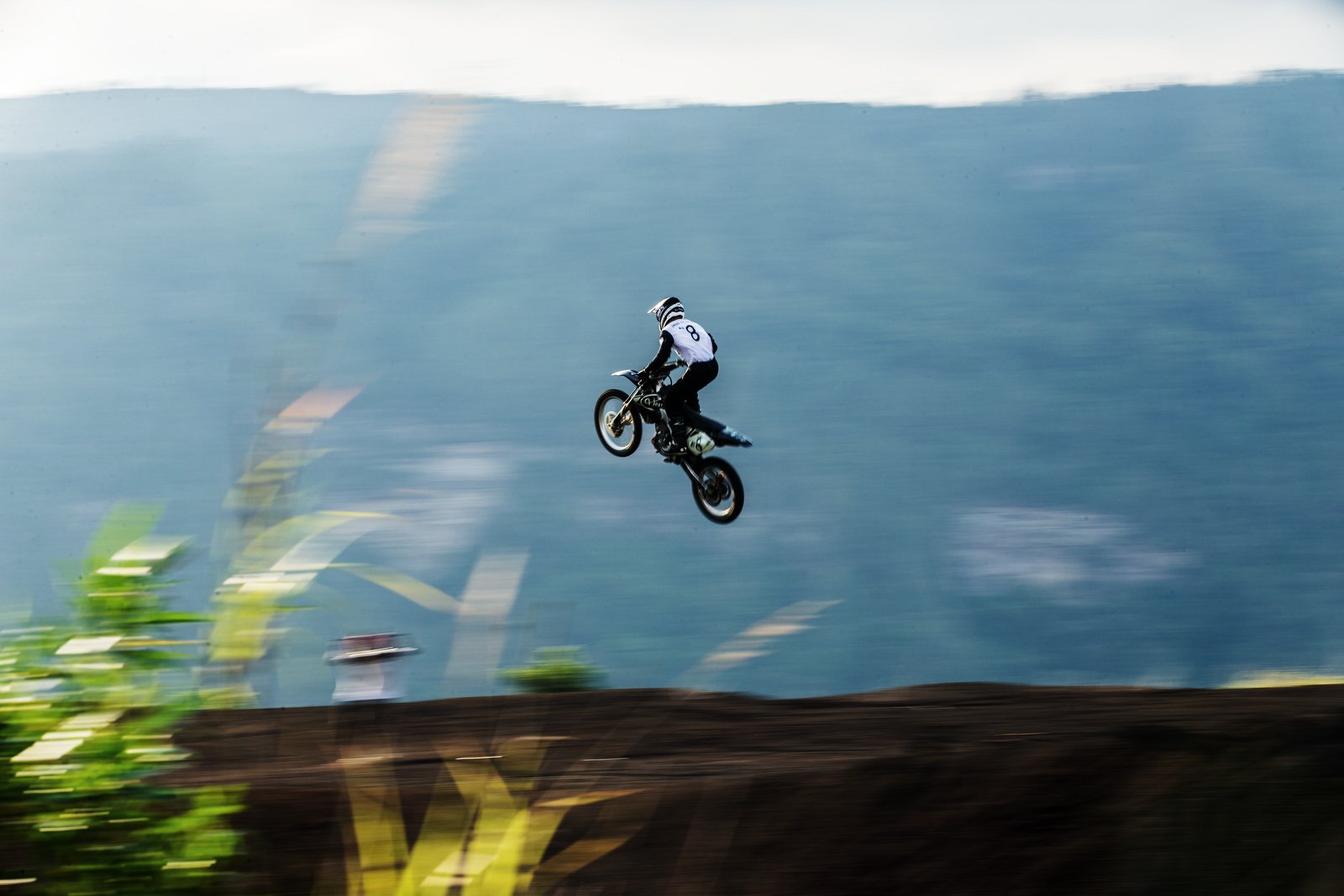 DEUS Forrest Minchinton Custom Boards Deus ex Machina presents: DUST