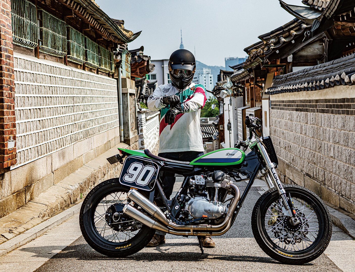 Kawasaki W800 Korea – Deus Ex Machina Australia