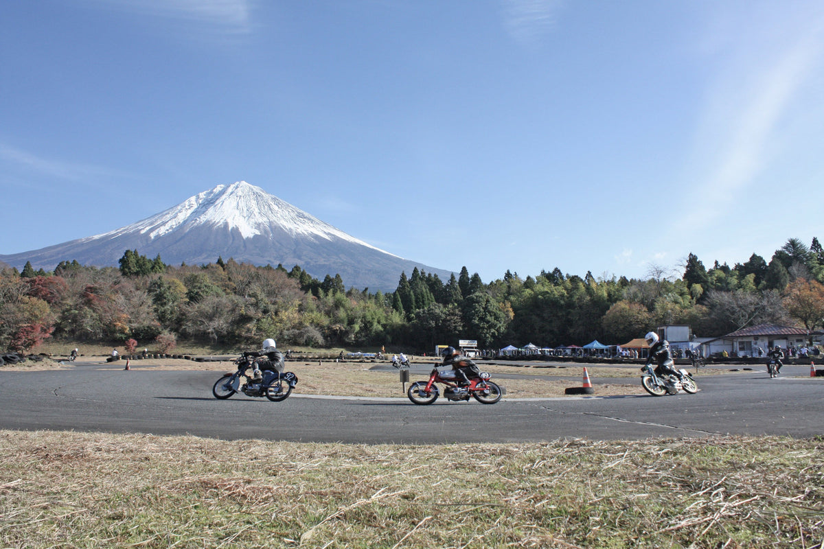 Mt Fuji Battle of the Bottom Link Racing – Deus Ex Machina Australia