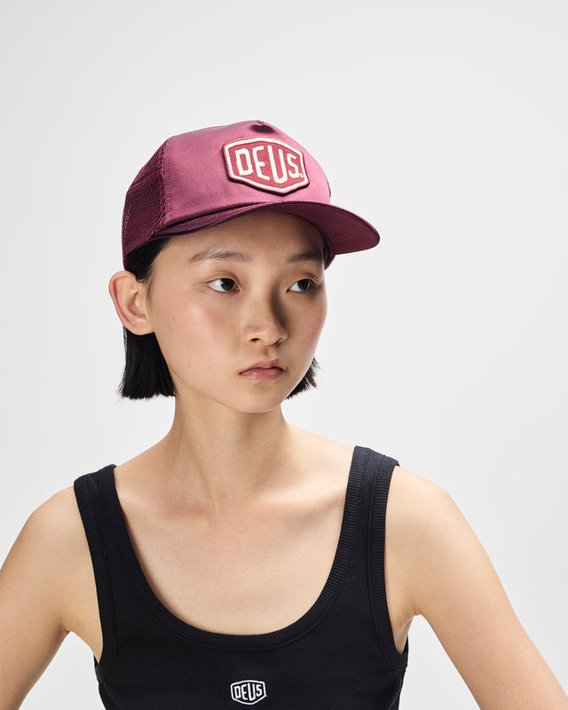 Paris Shield Trucker - Cabernet Red