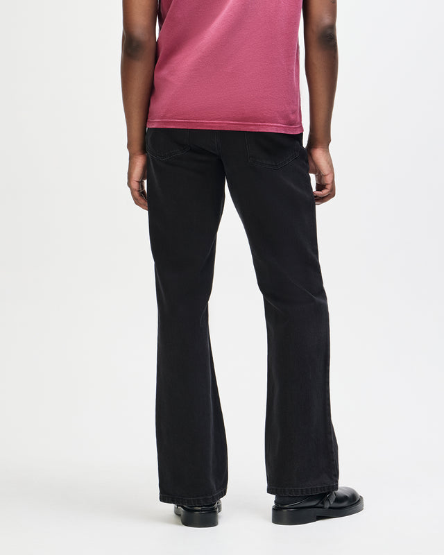 Curve Line Bootcut Jean - Washed Black