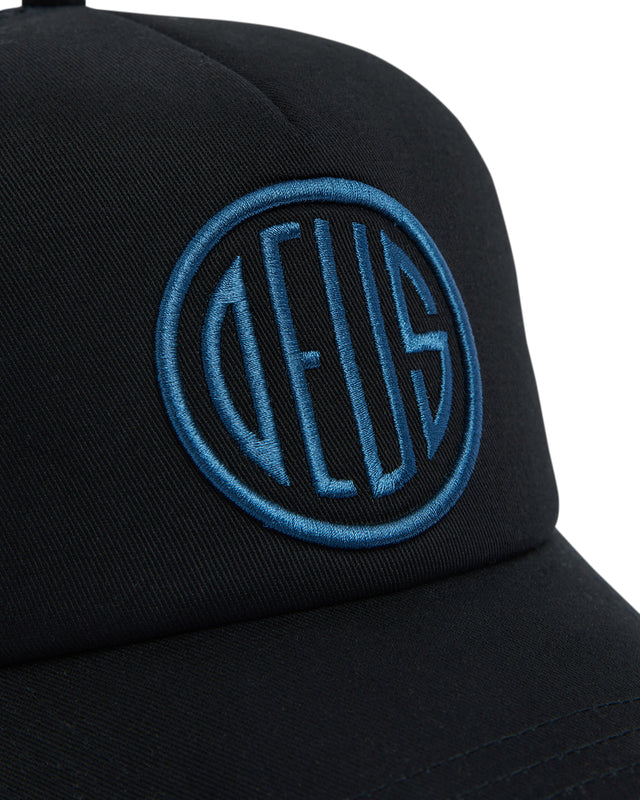 Pill Logo Trucker - Black